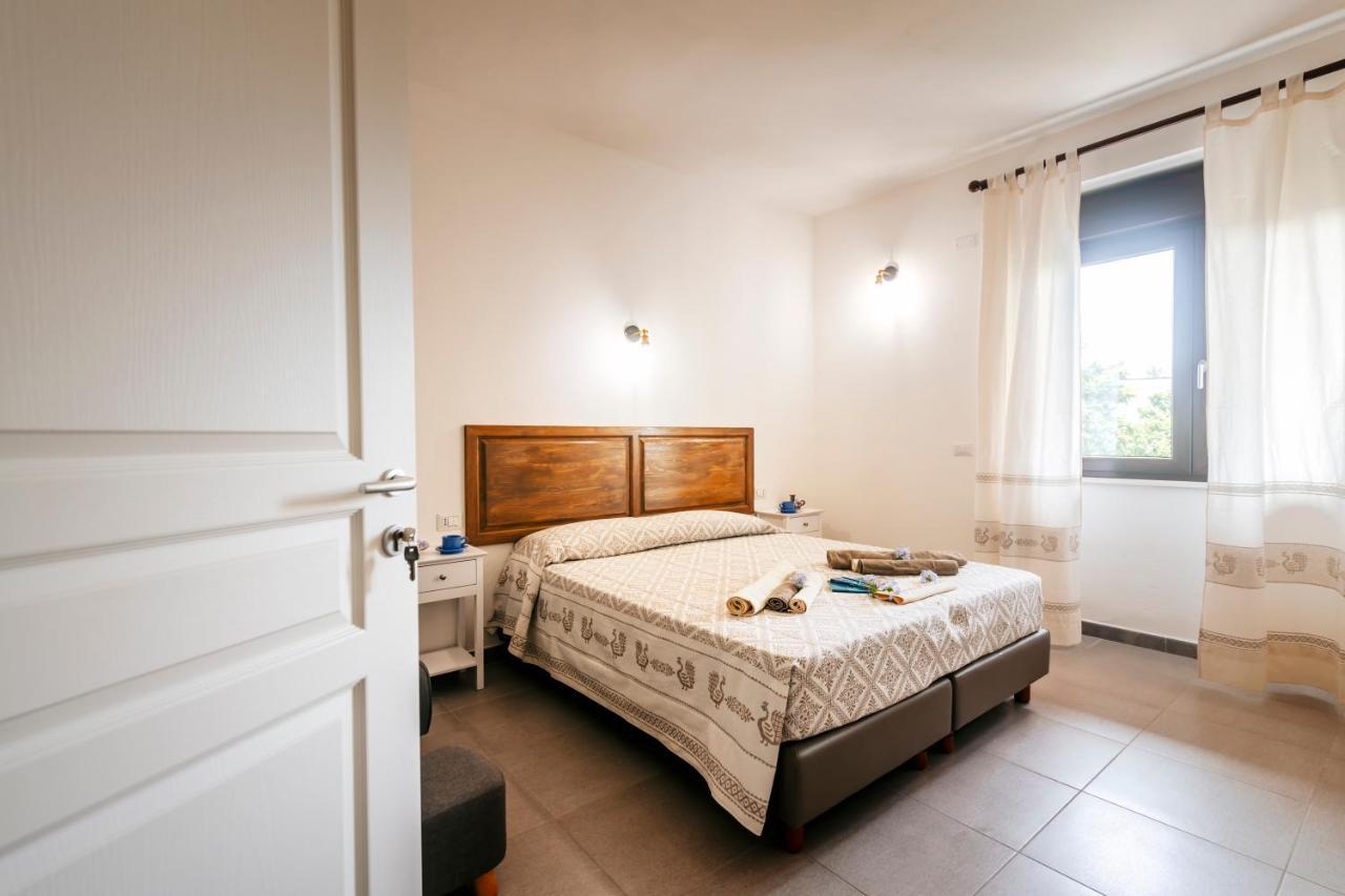 Domo Mediterranea Affittacamere-Guest House Sant'Antìoco Eksteriør billede