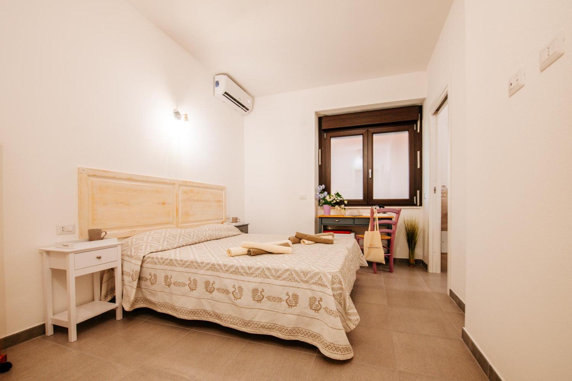 Domo Mediterranea Affittacamere-Guest House Sant'Antìoco Eksteriør billede